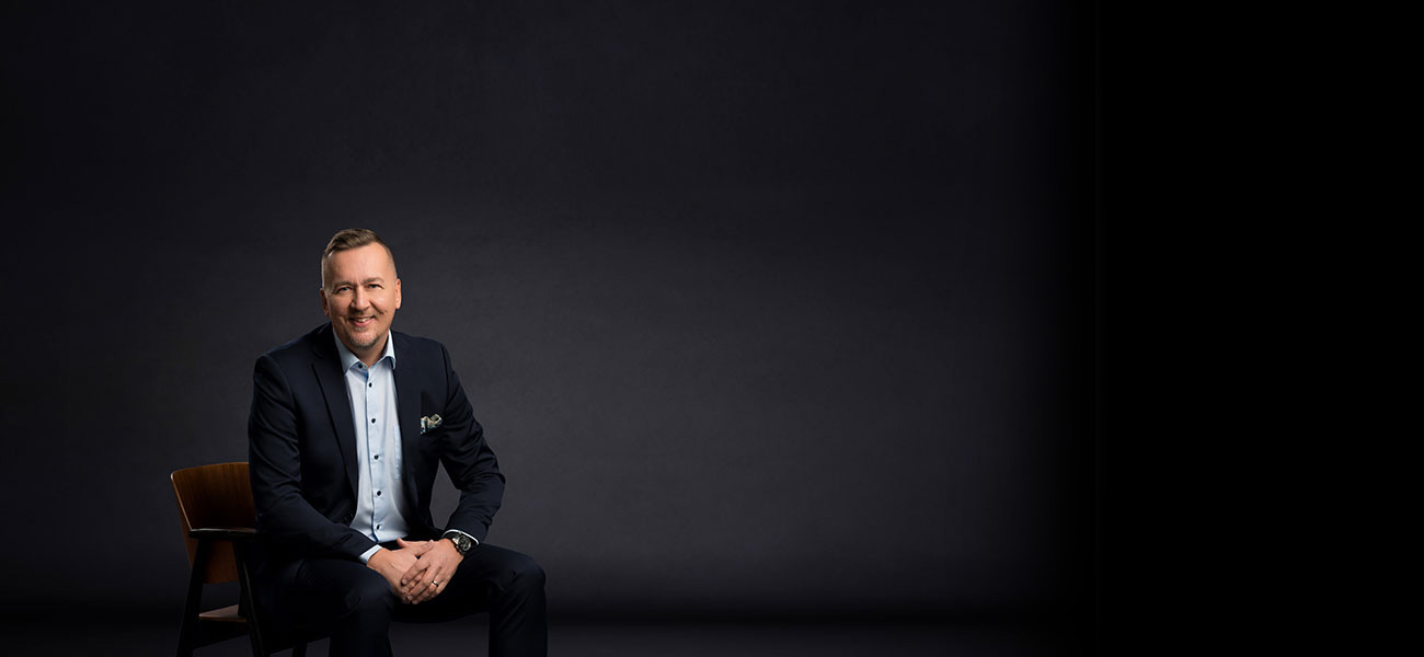 Kari Niemi, affärsförsäljningsledning och kommunikation